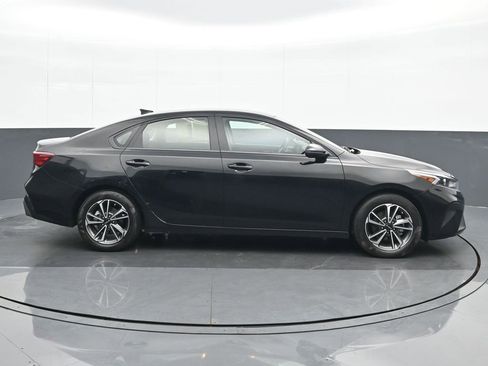 Used 2024 Kia Forte LXS w/ LXS Technology Package image 7