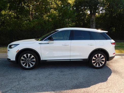 Used 2022 Lincoln Corsair Reserve w/ Elements Package FWD image 2