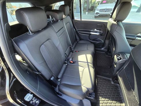Used 2024 Mercedes-Benz GLB 250 4MATIC image 18