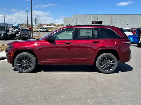 New 2026 Jeep Grand Cherokee Limited AWD/4WD image 2