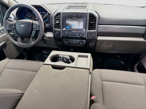 Used 2018 Ford F250 XLT w/ XLT Premium Package AWD/4WD image 12