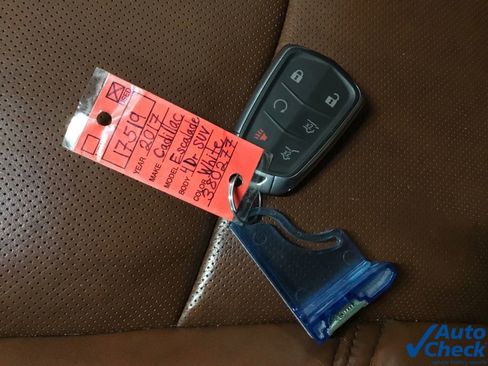 Used 2017 Cadillac Escalade Premium Luxury image 54