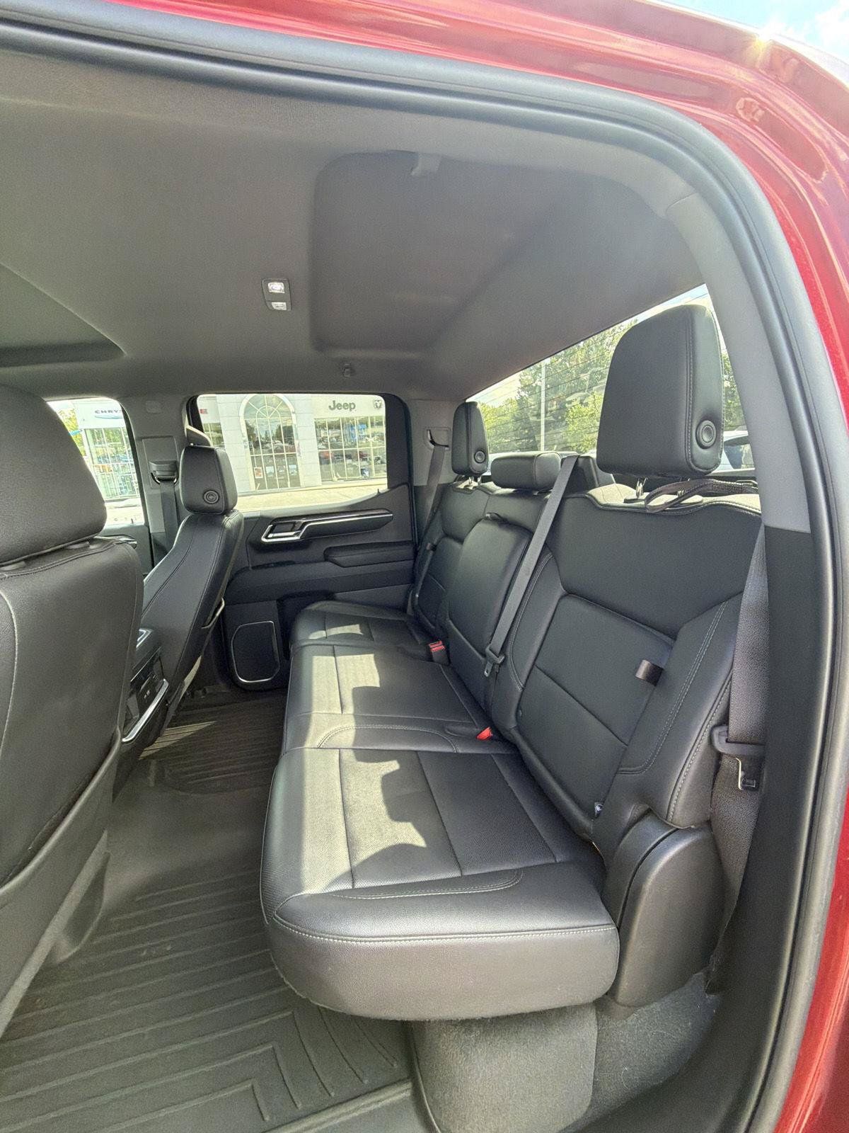 Used 2023 Chevrolet Silverado 1500 LTZ AWD/4WD image 9