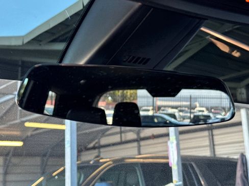 Certified 2025 Cadillac XT6 Premium Luxury image 23