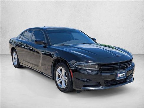 Used 2023 Dodge Charger SXT RWD image 3