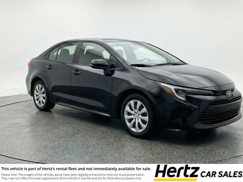 Used 2025 Toyota Corolla LE FWD image 1