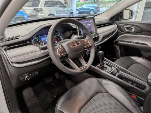 Certified 2022 Jeep Compass Latitude w/ Sun and Sound Group FWD image 13