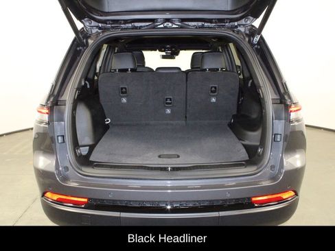 New 2025 Jeep Grand Cherokee Altitude image 13