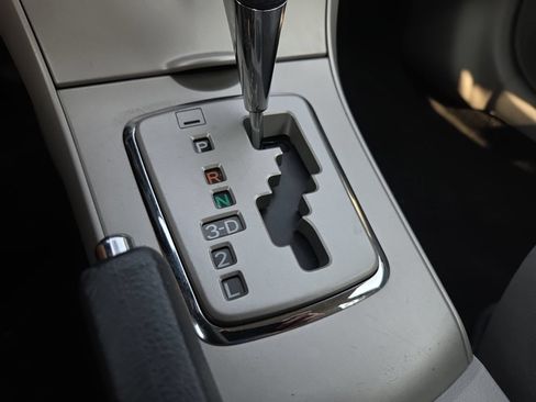 Used 2012 Toyota Corolla LE FWD image 25