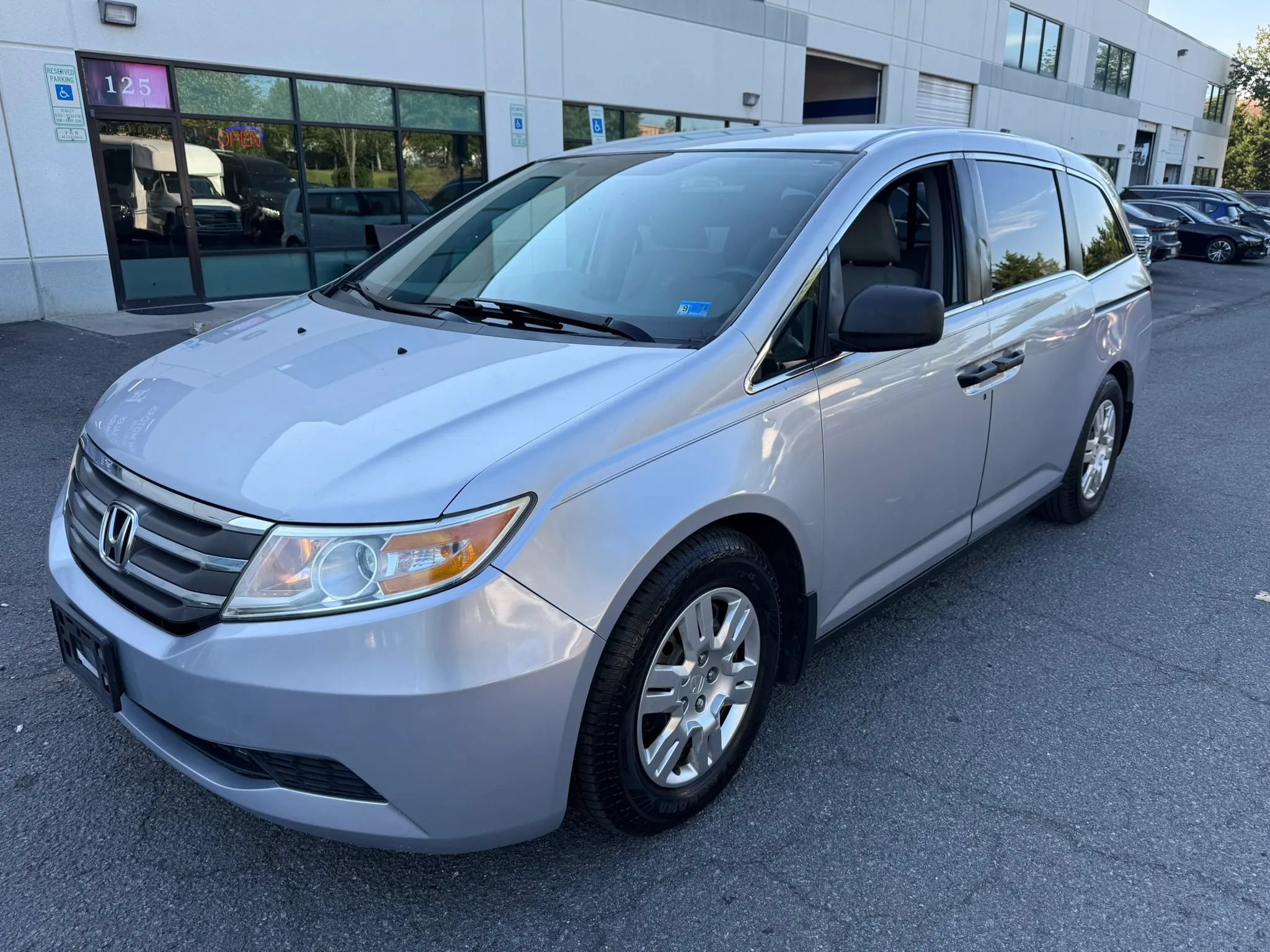 Used 2012 Honda Odyssey LX image 11