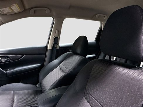 Used 2017 Nissan Rogue S image 21