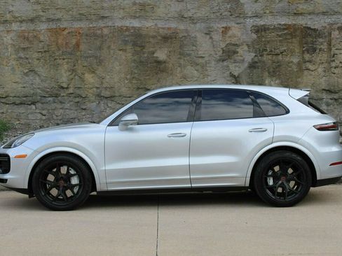 Used 2019 Porsche Cayenne Turbo AWD/4WD image 5