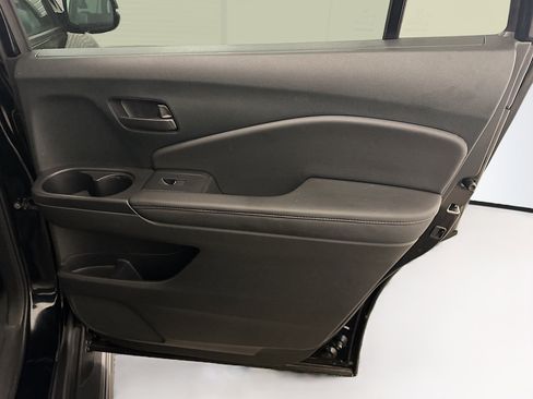 Used 2023 Honda Passport EX-L image 32