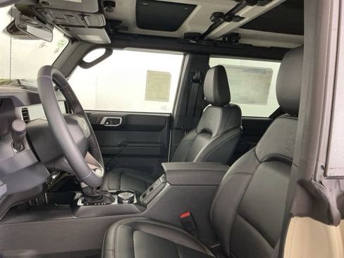 New 2026 Ford Bronco Badlands image 16