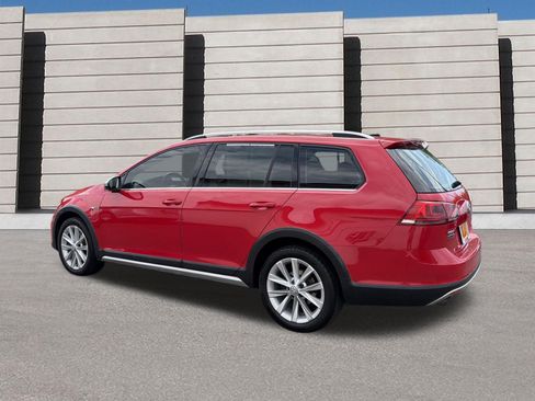Used 2017 Volkswagen Golf Alltrack AWD/4WD image 3
