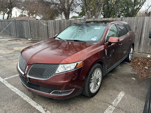 Used 2016 Lincoln MKT AWD w/ Equipment Group 201A image 3