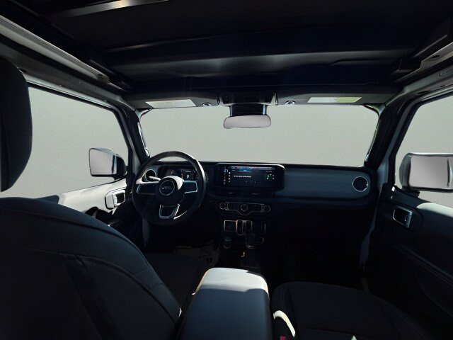 Used 2024 Jeep Wrangler Unlimited Sahara AWD/4WD image 30