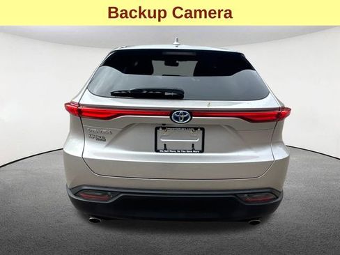 Used 2024 Toyota Venza LE image 10