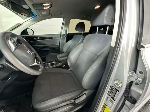 Used 2019 Kia Sorento L image 15