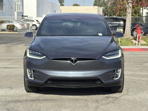 Used 2020 Tesla Model X Long Range image 2