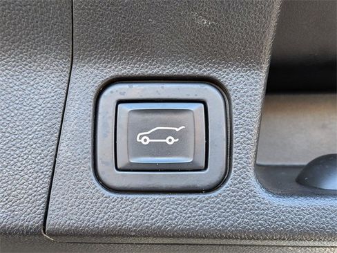 Used 2023 GMC Acadia SLT image 37