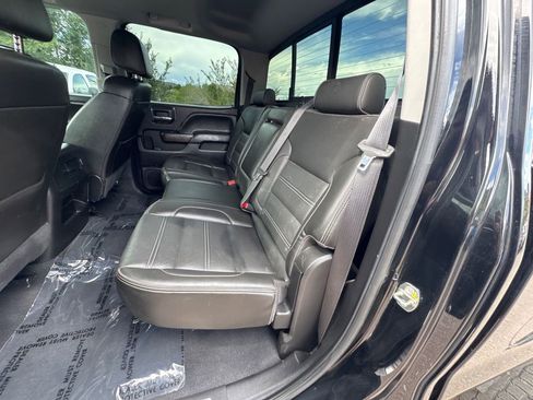 Used 2019 GMC Sierra 2500 Denali w/ Duramax Plus Package AWD/4WD image 15
