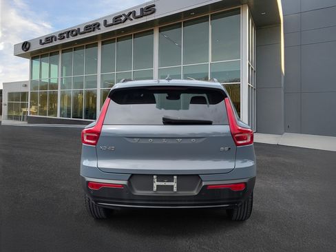 Used 2023 Volvo XC40 B5 Ultimate image 5