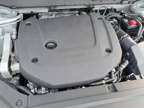 New 2026 Volvo XC90 B6 Plus w/ Protection Package Premier image 9