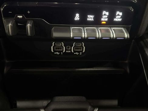 Used 2020 RAM 1500 Sport w/ Leather & Sound Group AWD/4WD image 29