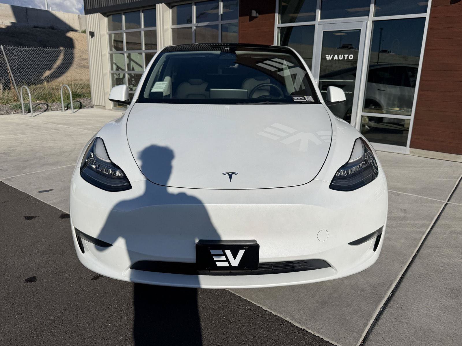 Used 2023 Tesla Model Y Long Range AWD/4WD image 3