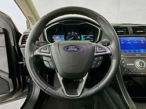 Used 2019 Ford Fusion Titanium FWD image 16