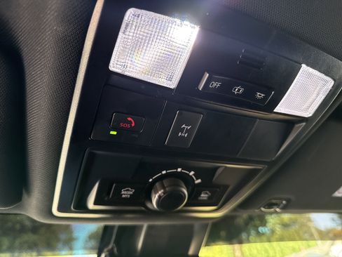 Used 2022 Toyota Tacoma TRD Off-Road w/ Technology Package image 21