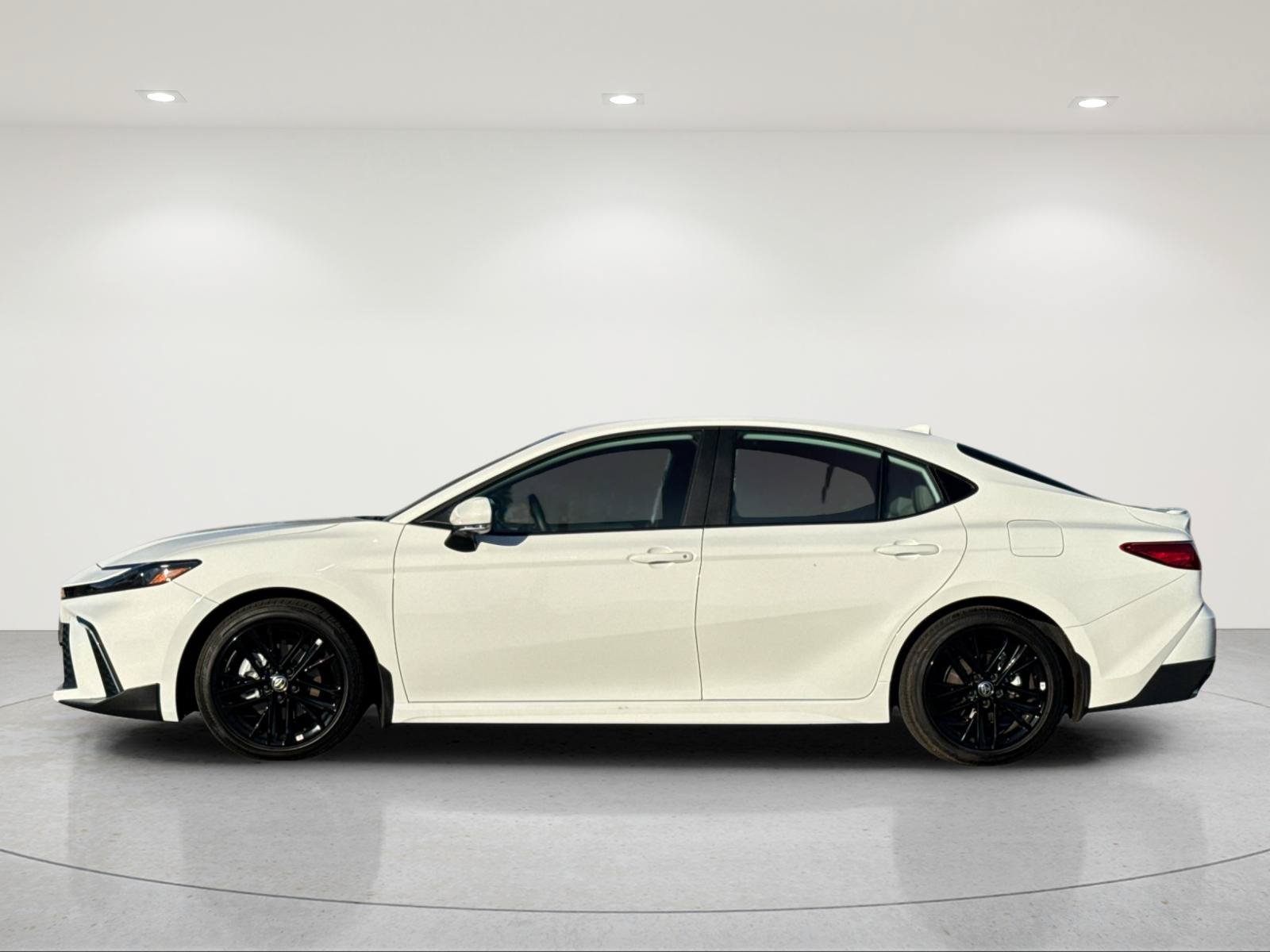 Used 2026 Toyota Camry SE w/ Multimedia Upgrade Package FWD image 3