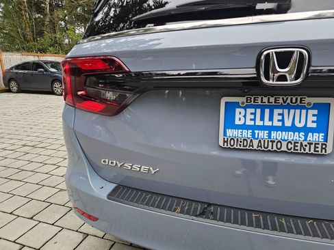 Used 2023 Honda Odyssey Sport image 14