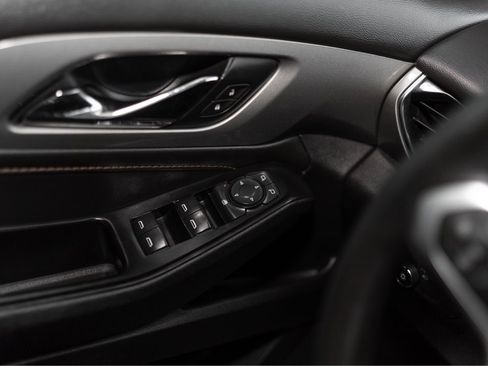 Used 2020 Chevrolet Traverse LS AWD/4WD image 19