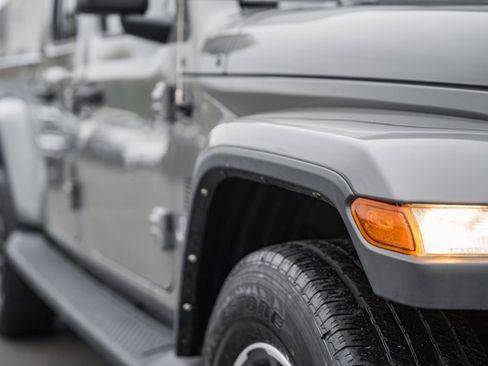 Used 2021 Jeep Gladiator Overland w/ Popular Equipment Package image 22