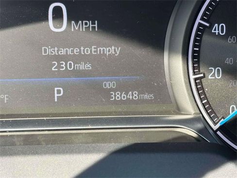 Used 2022 Toyota Venza XLE image 26