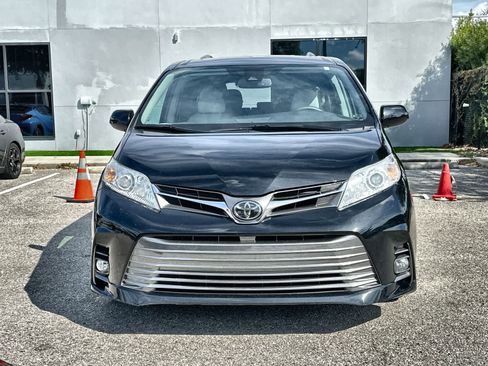 Used 2018 Toyota Sienna XLE Premium image 6