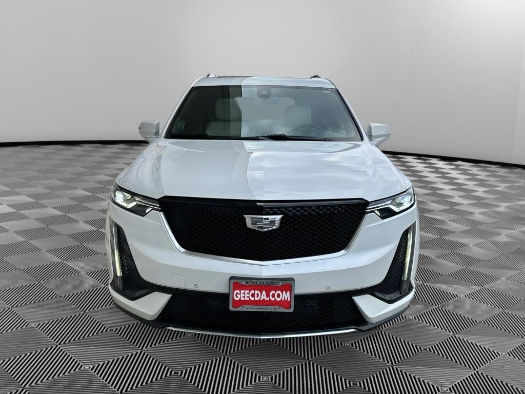 Used 2023 Cadillac XT6 Sport AWD/4WD image 2