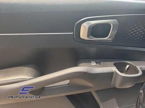 Used 2022 Kia Sorento LX AWD/4WD image 24