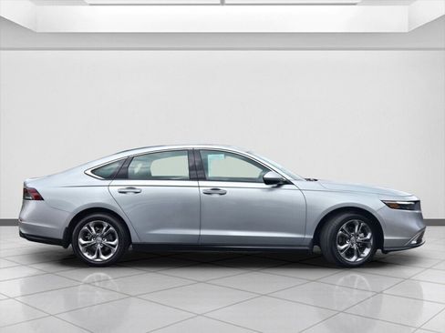 Used 2024 Honda Accord EX image 4