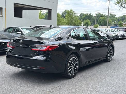 Used 2025 Toyota Camry XLE AWD/4WD image 4