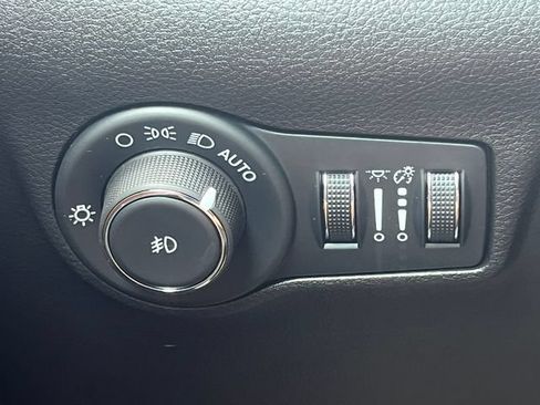Used 2025 Jeep Compass Limited w/ Elite Group AWD/4WD image 16