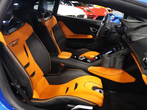 Used 2020 Lamborghini Huracan EVO RWD image 38