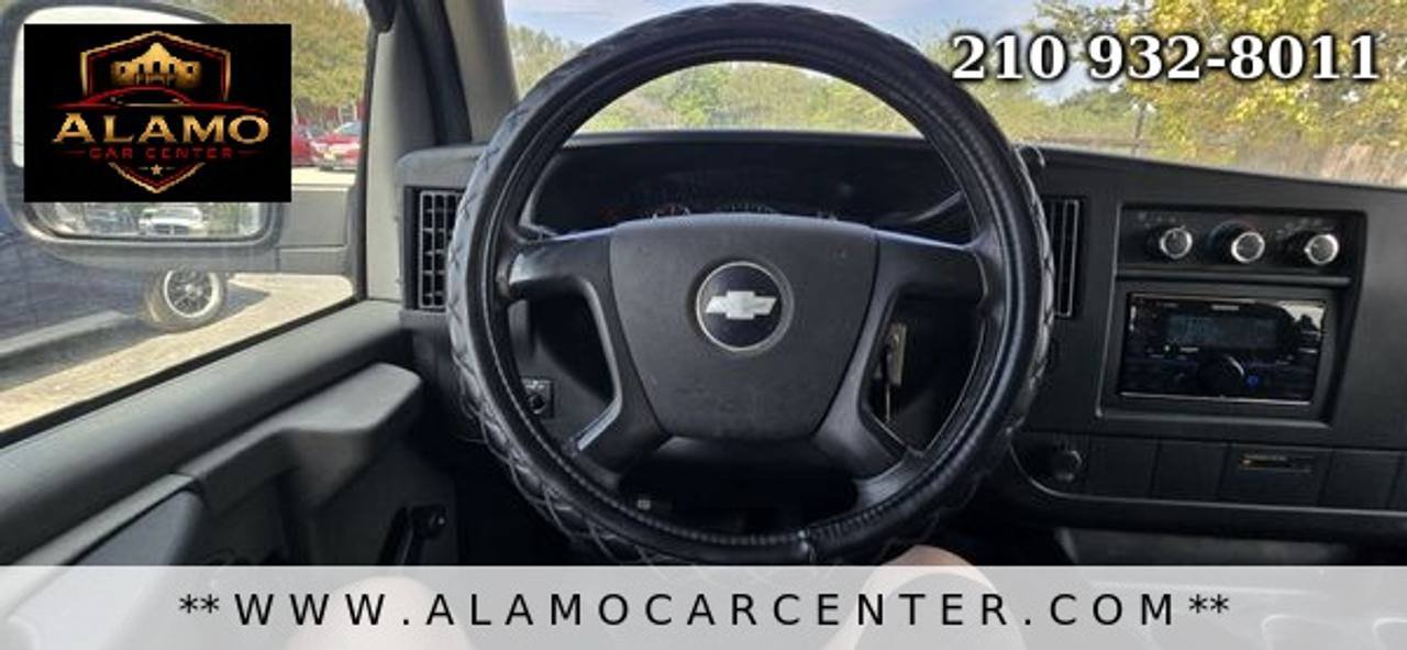 Used 2009 Chevrolet Express 1500 RWD image 29