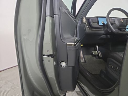 Used 2022 Rivian R1T Launch Edition image 30