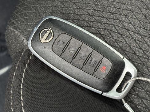 Used 2025 Nissan Rogue SV AWD/4WD image 25