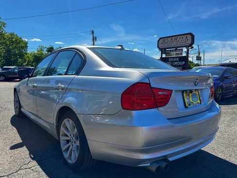 Used 2011 BMW 328i xDrive Sedan w/ Premium Pkg AWD/4WD image 4