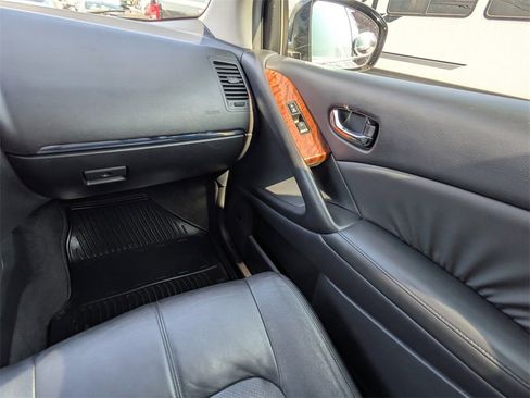 Used 2010 Nissan Murano LE w/ Navigation Pkg image 12