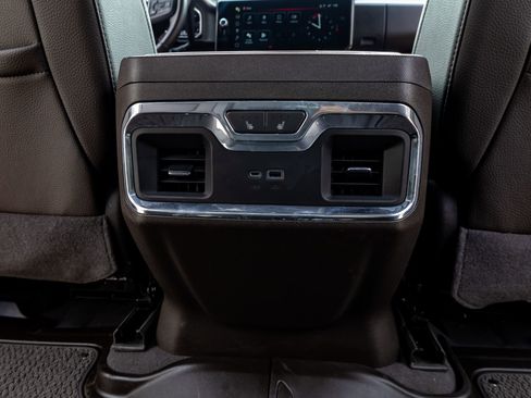 Used 2024 GMC Sierra 2500 Denali w/ Denali Reserve Package image 33